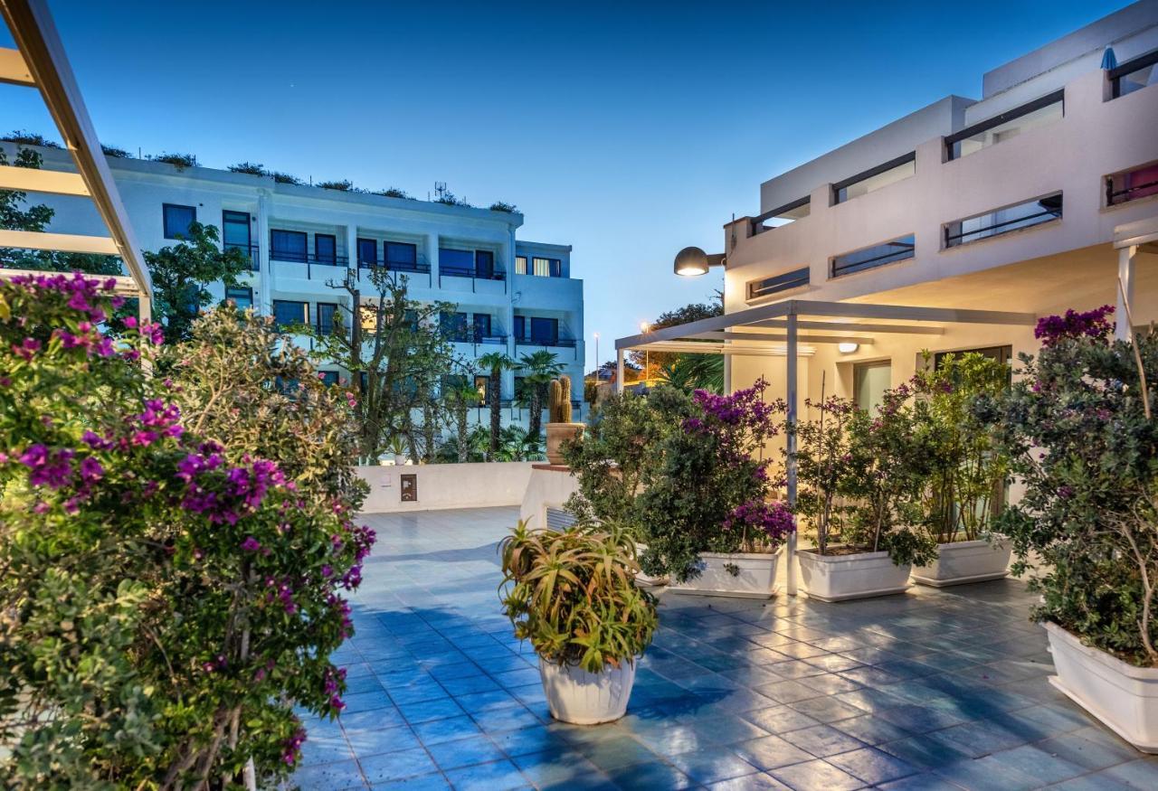 Acacia Marina Hotel Marina di Ragusa Exterior photo