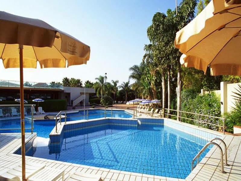 Acacia Marina Hotel Marina di Ragusa Exterior photo