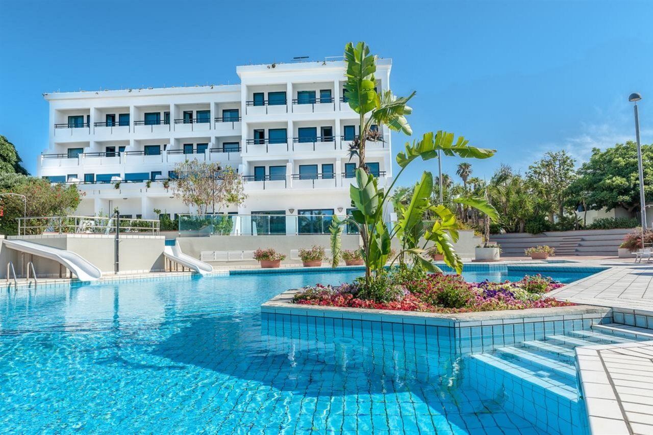 Acacia Marina Hotel Marina di Ragusa Exterior photo