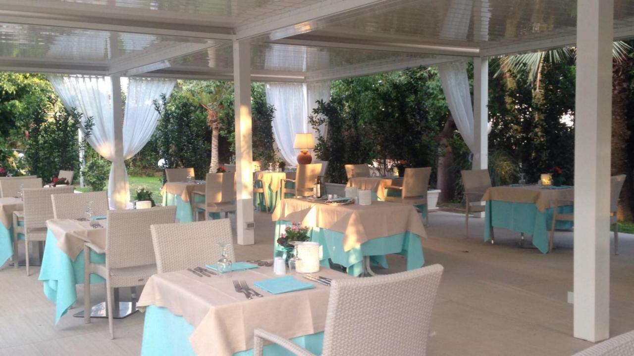 Acacia Marina Hotel Marina di Ragusa Exterior photo